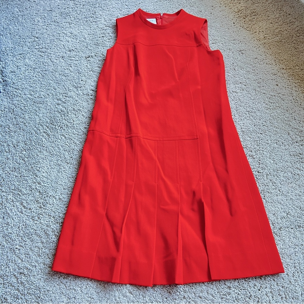Akris Punto Exclusive Saks Fifth Avenue Elegant Red Sleeveless Dress